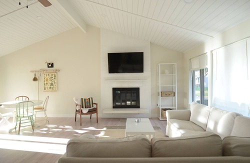 Covington House | Scandi Inspired House, great walkability, homebase to city and mountains