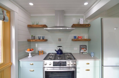 Bainbridge Island House | Scandinavian Cottage by the Sea ! Close Walk to Ferry & Town