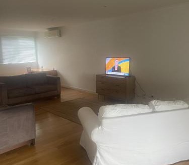 Redcliffe Apartment | Scarborough Private Accommodation C
