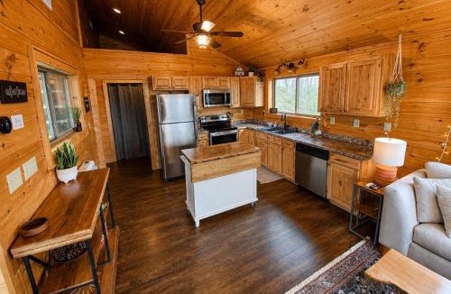 Frank House | scenic and romantic cabin- 20 min to Blowing Rock