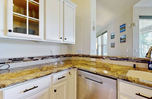 Port Orchard House | Scenic Golf Course Retreat in McCormick Woods – A Golfer’s Paradise