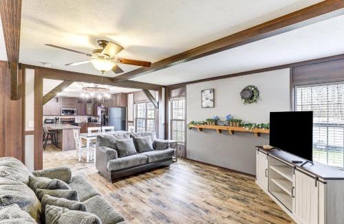 Sevierville House | Scenic Hideaway in Sevierville: Hot Tub + Fire Pit