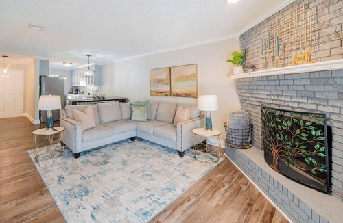 Warner Robins House | Scenic Lakefront Home - Family, Pets Friendly, Close to Robins AFB