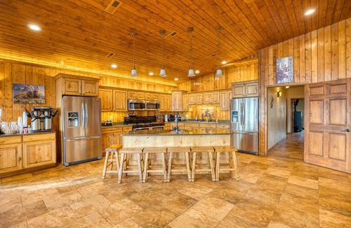 Yankton Cabin | Scenic Lodge- Lewis and Clark Resort