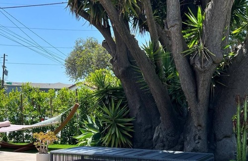 Ladera Heights House | Scenic Manor of Los Angeles (SHW-ING)