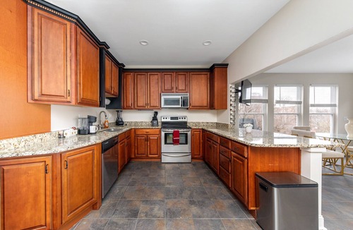 East Price Hill House | Scenic Skyline View- Downtown Cincy