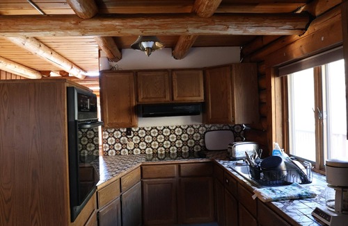 Cascade House | Scenic Valley Getaway- near Missouri River