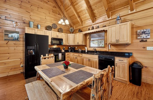 Sevierville Ski Chalet | Scenic View, King Bed, Hot Tub, Private Getaway