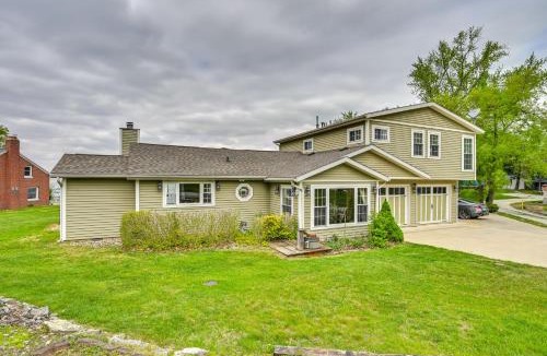 North Webster House | Scenic Views: Spacious Webster Lake House!