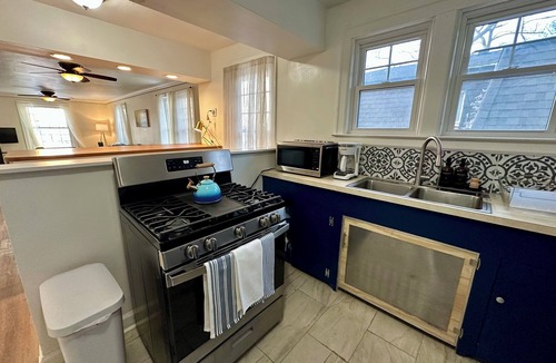 Ecorse Apartment | Scenic Waterfront Unit With Free Parking For Boats And Vehicles.