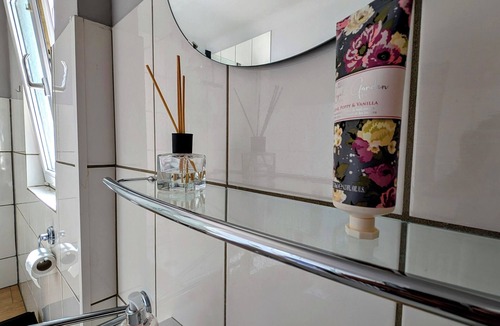 Idar-Oberstein Apartment | Schöne Ferienwohnung in Idar-oberstein mit Parkplatz - Wlan - Netflix