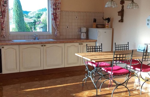 Agay Apartment | Schöne Ferienwohnung mit Meerblick und Pool by Interhome
