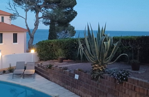 Agay Apartment | Schöne Ferienwohnung mit Meerblick und Pool by Interhome