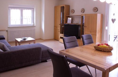 Schmidmuhlen Apartment | Schöne Ferienwohnung mit großer Terrasse.
