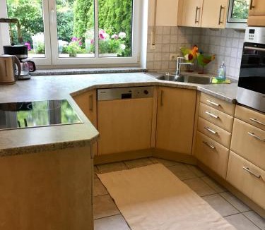 Wackersdorf Apartment | Schöne Gartenwohnung im Seenland