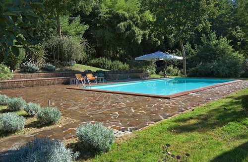 Proceno Apartment | Schöne Unterkunft in einem Schloss, mit Schwimmbad by Interhome