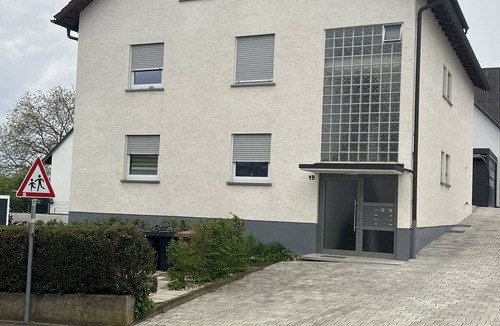 Grimmelfingen Apartment | Schönes Zimmer mit Externem Bad - Nähe Donautal - Ideal für Geschäftsreisen