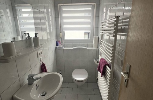 Grimmelfingen Apartment | Schönes Zimmer mit Externem Bad - Nähe Donautal - Ideal für Geschäftsreisen