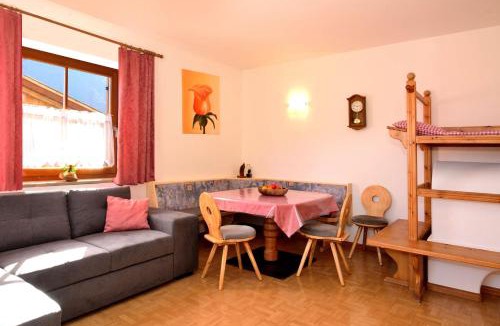 Lazfons Apartment | Schienhof