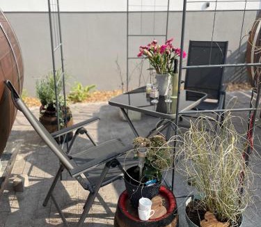 Ipsheim Apartment | Schlafen im Weinfass