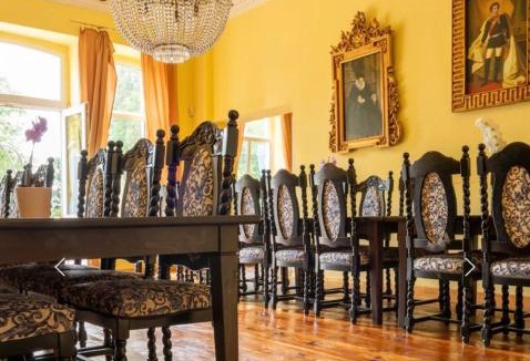 Schmuggerow House | Schloss Schmuggerow