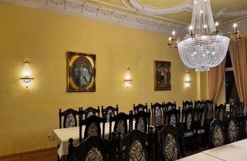 Schmuggerow House | Schloss Schmuggerow