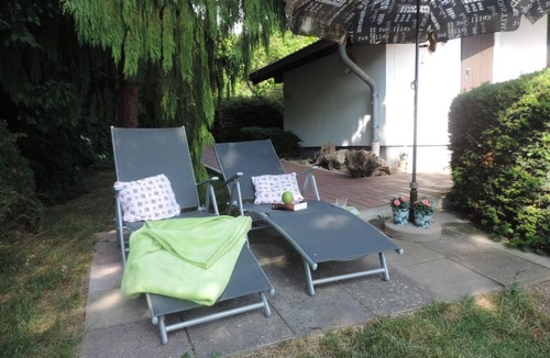 Waldeck House | Schlossblick mit Teilseeblick by Interhome