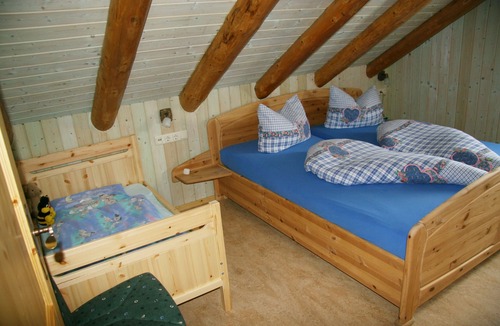 Zaulsdorf Cabin | Schneewittchenhütte- Holzblockbohlen Holiday house with fireplace and sauna in the Vogtland