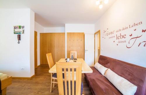 Rabla Apartment | Schnitzer Ferienwohnung Holunder