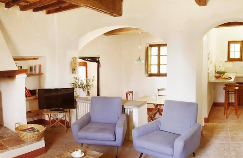Gello House | School House