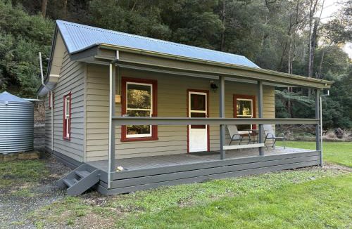 Walhalla House | School Cottage