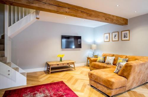 Hepworth House | School Cottage