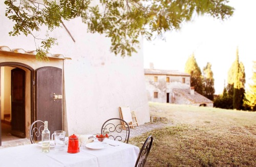 Gello House | School House