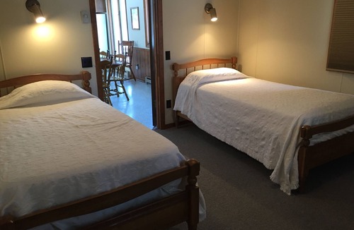 Omro Resort | Schuster's Fox River Resort on the Fox River - Walleye Retreat