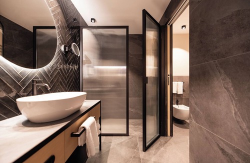 Vipiteno Historic Center Hotel | Schwarzer Adler - Concept Living