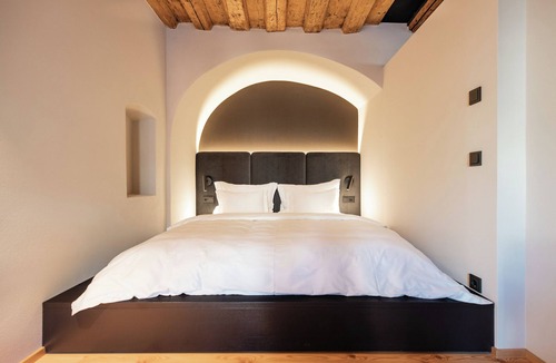Vipiteno Historic Center Hotel | Schwarzer Adler - Concept Living