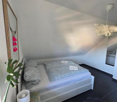 Schoemberg Apartment | Schwarzwald-Oase mit Panoramabalkon - 3 Schlafzimmer - 6 Gäste
