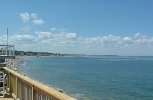 Scituate House | SCITUATE Beach Front huge 4 bedroom 2 bath. Amazing views sleeps 13. NEW!