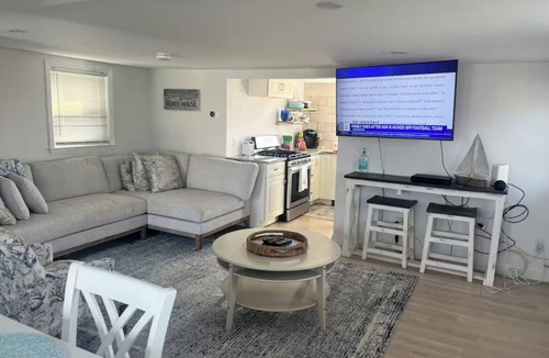 Scituate House | Scituate Cedar Point Getaway – Walk to Beach