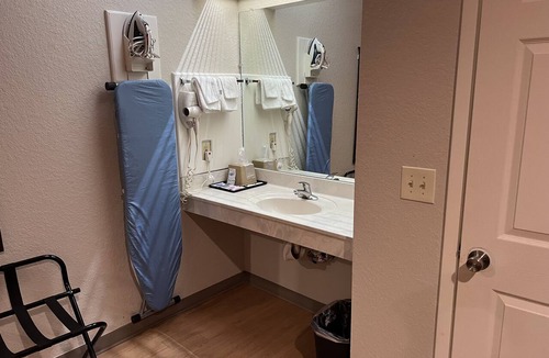 East Downtown Houston Hotel | Scott Inn Suites - Downtown Houston