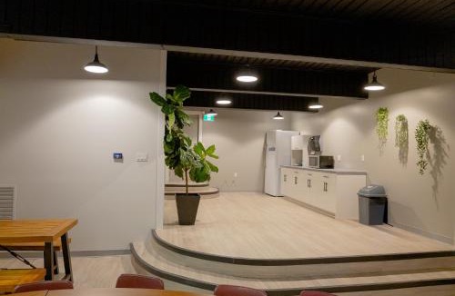 City Centre Hotel | Scott's Inn & Suites