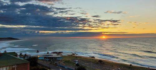 Scottburgh Apartment | Scottburgh Views 707 Seafront Apartment