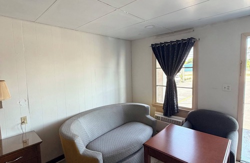 Perry Hotel | Scottish Inn & Suites