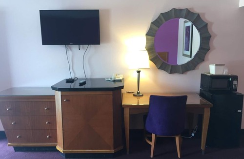 Newtonville Hotel | Scottish Inns Albany