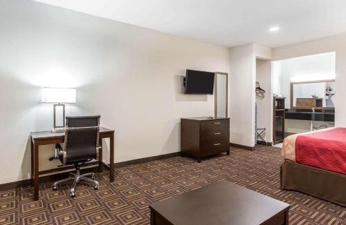 Spring Hotel | Scottish Inns & Suites Spring - Houston North