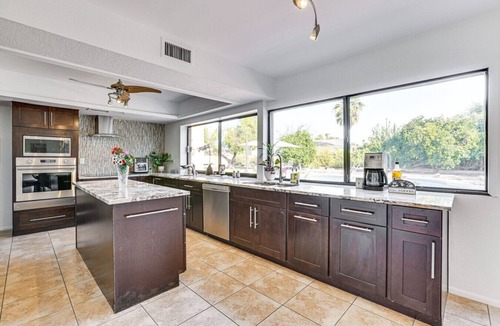 Avant House | Scottsdale Biohack Home w Pool Access & Yard!