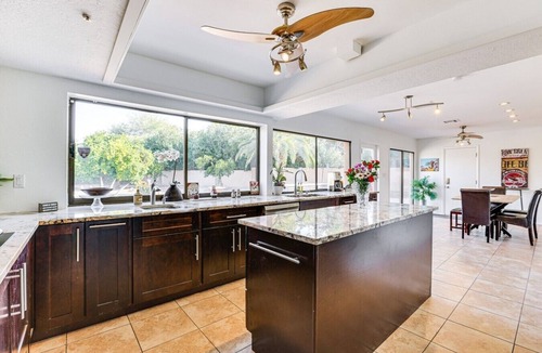 Avant House | Scottsdale Biohack Home w Pool Access & Yard!