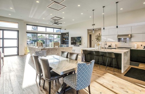 Camelback Park Estates House | Scottsdale Walk to Old Town - 4BR Luxury Villa w/Pool, Spa & Fire Pit