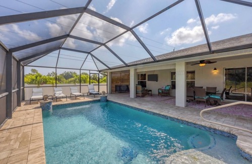 Port Charlotte House | Screened Heated Pool Near Beach