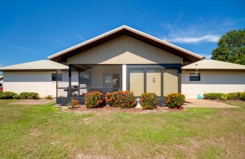 Highland House | Screened Porch + Pool Access: Cozy Sebring Condo